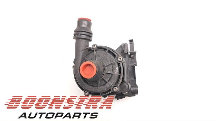 Begagnade Extra vattenpump BMW 5 serie (G30) 520i 2.0 TwinPower Turbo 16V Pris € 58,95 Marginaltabell erbjuds av Boonstra Autoparts