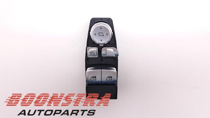 Usados Interruptor de ventanilla eléctrica BMW 4 serie (G22) 420i 2.0 TwinPower Turbo 16V Precio € 109,95 Norma de margen ofrecido por Boonstra Autoparts