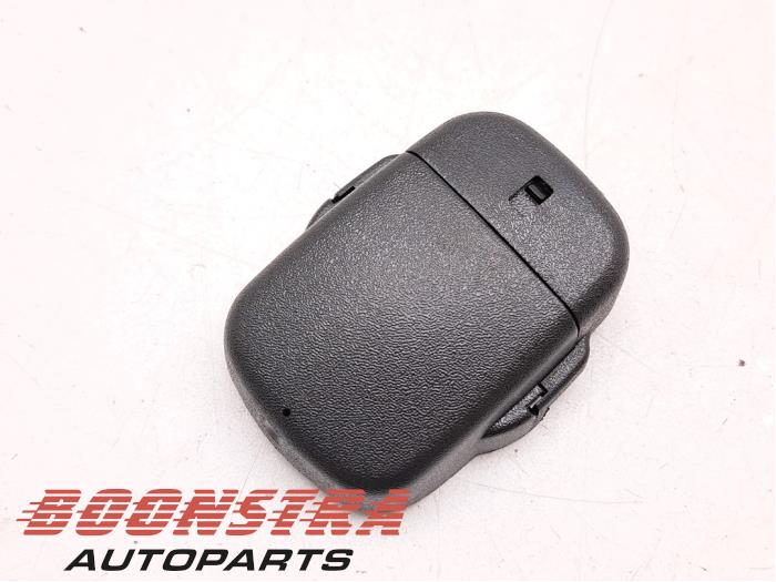 Begagnade Regnsensor Kia Cee'd Sportswagon (JDC5) 1.6 GDI 16V Pris € 24,95 Marginaltabell erbjuds av Boonstra Autoparts