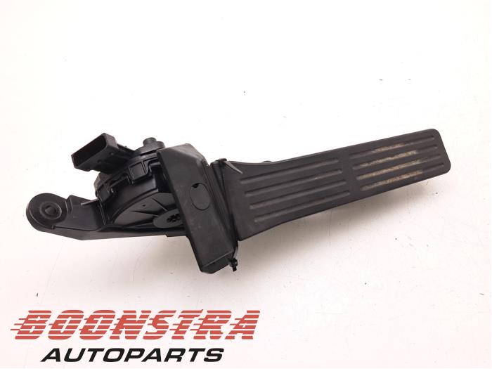 Begagnade Gaspedal Kia Cee'd Sportswagon (JDC5) 1.6 GDI 16V Pris € 29,95 Marginaltabell erbjuds av Boonstra Autoparts