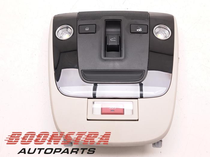 Usagé Eclairage intérieur avant Kia EV6 (CV) 77.4 kWh RWD Prix € 139,95 Règlement à la marge proposé par Boonstra Autoparts
