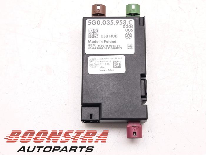 Używane Modul USB Skoda Superb Combi (3V5) 2.0 TDI Cena € 24,95 Procedura marży oferowane przez Boonstra Autoparts
