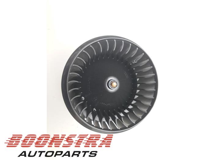 Begagnade Värmarhus Porsche Taycan (Y1A) 4S Pris € 198,95 Marginaltabell erbjuds av Boonstra Autoparts