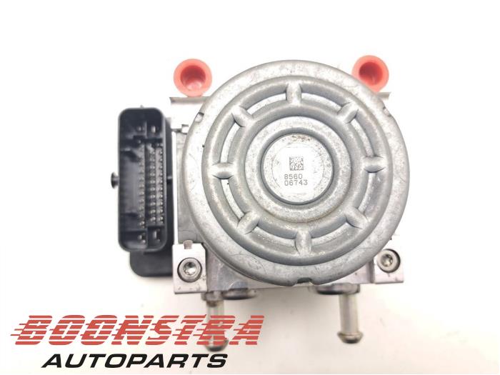 Begagnade ABS-pump Mitsubishi Outlander (GF/GG) 2.0 16V PHEV 4x4 Pris € 29,95 Marginaltabell erbjuds av Boonstra Autoparts