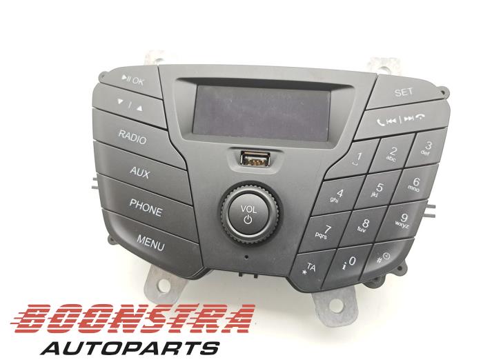 Używane Radio Ford Transit Courier 1.5 TDCi 75 Cena € 194,75 Z VAT oferowane przez Boonstra Autoparts