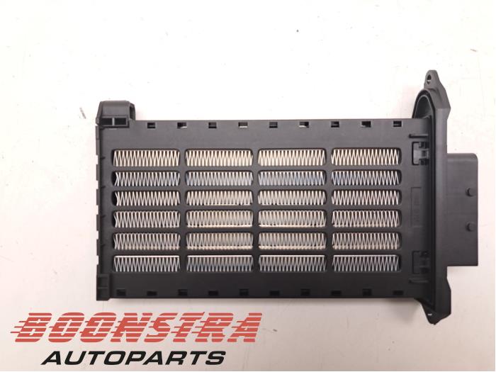 Begagnade Värmeelement Renault Clio IV (5R) 0.9 Energy TCE 90 12V Pris € 24,95 Marginaltabell erbjuds av Boonstra Autoparts