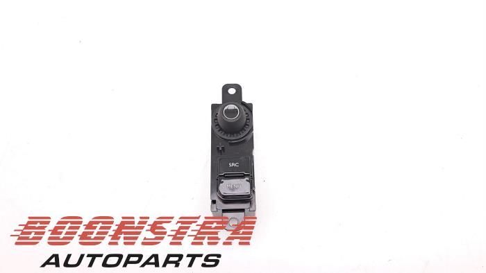 Used On-board computer controller Peugeot 2008 (CU) 1.2 12V e-THP PureTech 110 Price € 24,95 Margin scheme offered by Boonstra Autoparts
