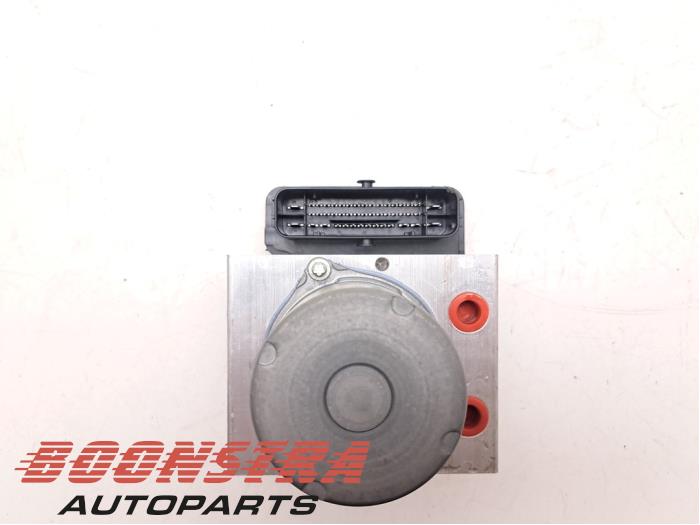Usagé Pompe ABS Lynk &amp; Co 01 1.5 PHEV Prix € 154,95 Règlement à la marge proposé par Boonstra Autoparts