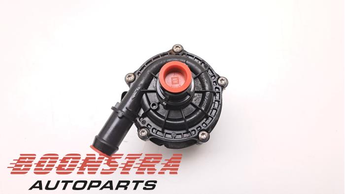 Begagnade Extra vattenpump Lynk &amp; Co 01 1.5 PHEV Pris € 68,95 Marginaltabell erbjuds av Boonstra Autoparts