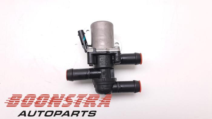 Używane Pompa wodna Lynk &amp; Co 01 1.5 PHEV Cena € 29,95 Procedura marży oferowane przez Boonstra Autoparts