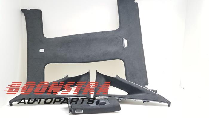 Używane Podsufitka Tesla Model X 100D Cena € 599,95 Procedura marży oferowane przez Boonstra Autoparts