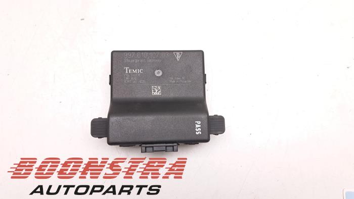 Używane Modul gateway Porsche Boxster (987) 3.2 S 24V Cena € 29,95 Procedura marży oferowane przez Boonstra Autoparts