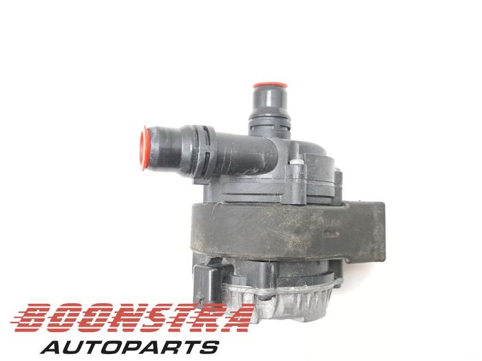 Begagnade Extra vattenpump Peugeot 2008 (UD/UK/UR/US/UX) e-2008 50 kWh Pris € 34,95 Marginaltabell erbjuds av Boonstra Autoparts