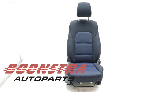 Używane Fotel prawy Hyundai Tucson (TL) 1.6 GDi 16V 2WD Cena € 139,95 Procedura marży oferowane przez Boonstra Autoparts