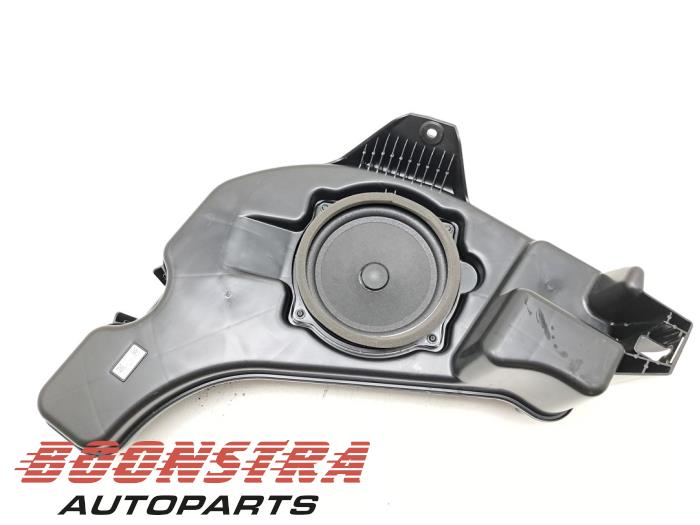 Begagnade Bashögtalare Lynk &amp; Co 01 1.5 PHEV Pris € 114,95 Marginaltabell erbjuds av Boonstra Autoparts