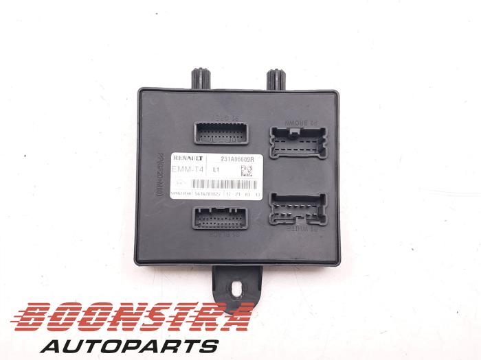 Usados Módulo electrónico central Renault Clio IV Estate/Grandtour (7R) 0.9 Energy TCE 12V Precio € 49,95 Norma de margen ofrecido por Boonstra Autoparts