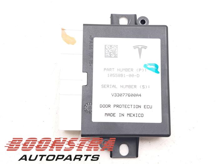 Usados Módulo de confort Tesla Model X 100D Precio € 24,95 Norma de margen ofrecido por Boonstra Autoparts