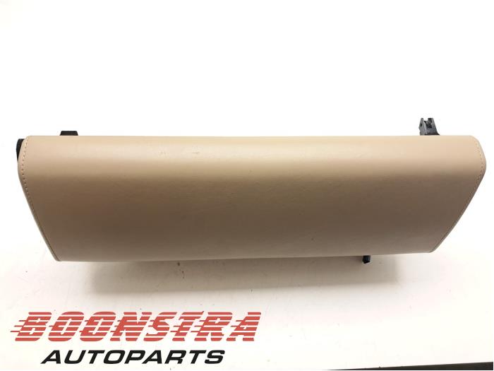 Begagnade Handskfack Landrover Range Rover IV (LG) 3.0 V6 P400 MHEV HST Pris € 164,95 Marginaltabell erbjuds av Boonstra Autoparts