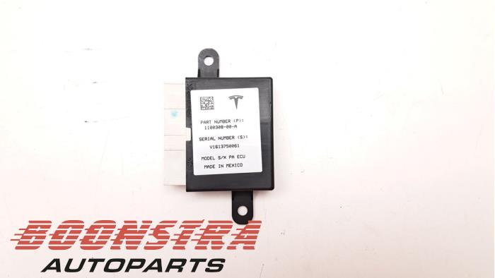 Begagnade PDC-modul Tesla Model S 75D Pris € 69,95 Marginaltabell erbjuds av Boonstra Autoparts