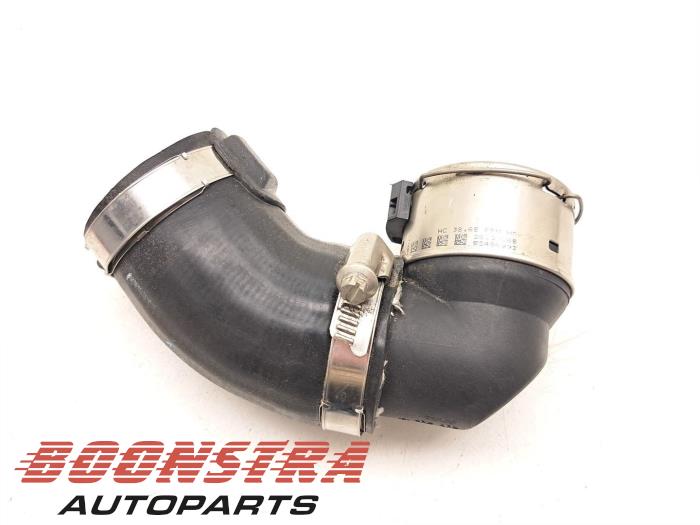 Gebrauchte Intercooler Schlauch Landrover Range Rover IV (LG) 3.0 V6 P400 MHEV HST Preis € 24,95 Margenregelung angeboten von Boonstra Autoparts