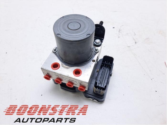 Używane Pompa ABS Toyota Corolla Touring Sport (E21/EH1) 1.2 16V Turbo Cena € 99,95 Procedura marży oferowane przez Boonstra Autoparts