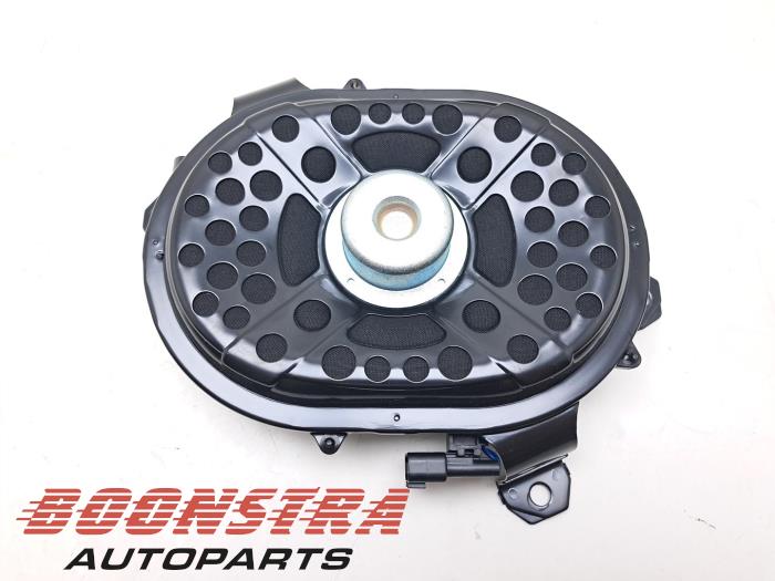 Begagnade Bashögtalare Landrover Range Rover IV (LG) 3.0 V6 P400 MHEV HST Pris € 39,95 Marginaltabell erbjuds av Boonstra Autoparts