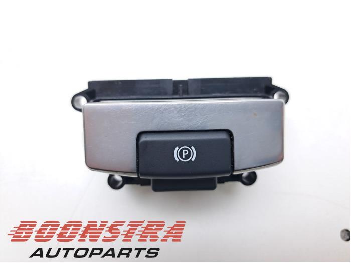 Gebrauchte Handbremse Schalter Landrover Range Rover IV (LG) 3.0 V6 P400 MHEV HST Preis € 24,95 Margenregelung angeboten von Boonstra Autoparts