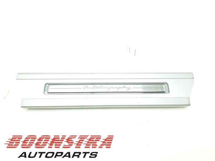Begagnade Innerbelysning Landrover Range Rover IV (LG) 3.0 V6 P400 MHEV HST Pris € 100,95 Marginaltabell erbjuds av Boonstra Autoparts