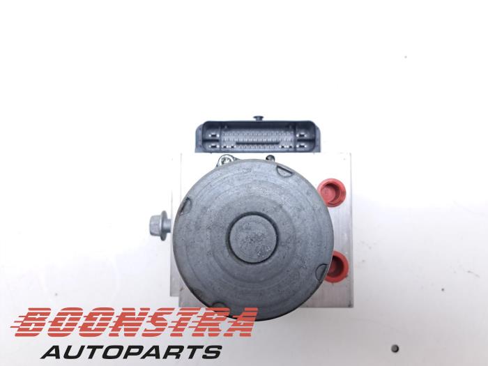 Begagnade ABS-pump Landrover Range Rover IV (LG) 3.0 V6 P400 MHEV HST Pris € 174,95 Marginaltabell erbjuds av Boonstra Autoparts