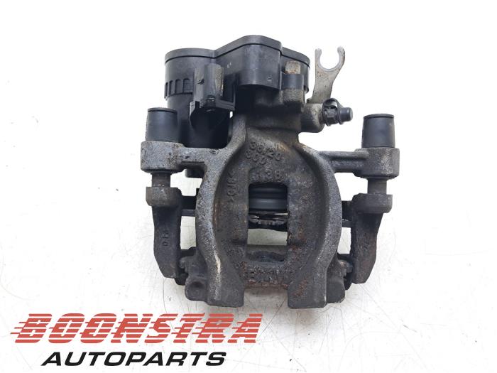 Gebrauchte Bremszange rechts hinten Dodge 1500 Crew Cab (DS) 5.7 Hemi V8 4x4 Preis € 120,94 Mit Mehrwertsteuer angeboten von Boonstra Autoparts
