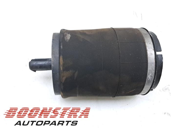 Używane Miech Landrover Range Rover IV (LG) 3.0 V6 P400 MHEV HST Cena € 49,95 Procedura marży oferowane przez Boonstra Autoparts