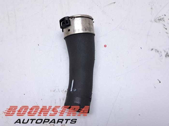 Gebrauchte Intercooler Schlauch Landrover Range Rover IV (LG) 3.0 V6 P400 MHEV HST Preis € 24,95 Margenregelung angeboten von Boonstra Autoparts