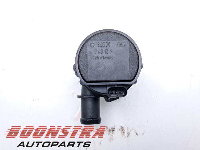 Begagnade Extra vattenpump Landrover Range Rover IV (LG) 3.0 V6 P400 MHEV HST Pris € 74,95 Marginaltabell erbjuds av Boonstra Autoparts