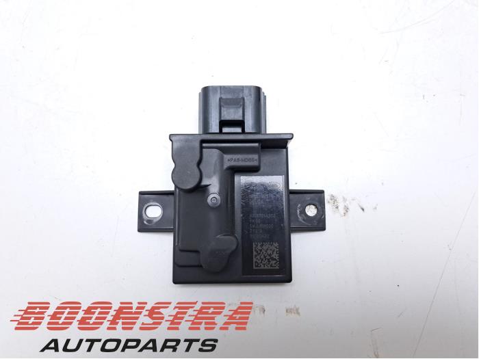 Usagé Module pompe carburant Landrover Range Rover IV (LG) 3.0 V6 P400 MHEV HST Prix € 104,95 Règlement à la marge proposé par Boonstra Autoparts