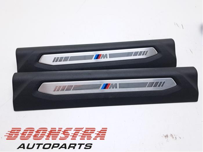 Begagnade Dekorstripe BMW 2 serie Gran Coupe (F44) 218i 1.5 TwinPower Turbo 12V Pris € 49,95 Marginaltabell erbjuds av Boonstra Autoparts