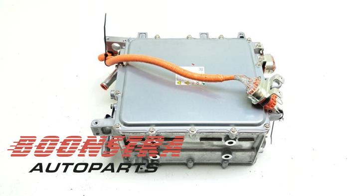Używane DC/CD konwertor Mitsubishi Outlander (GF/GG) 2.0 16V PHEV 4x4 Cena € 199,95 Procedura marży oferowane przez Boonstra Autoparts
