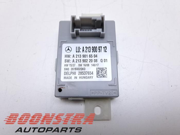 Usagé Ordinateur éclairage Mercedes E Estate (S213) E-220d 2.0 Turbo 16V Prix € 34,94 Prix TTC proposé par Boonstra Autoparts