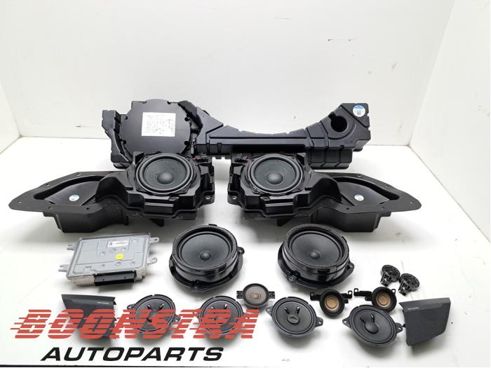 Używane Zestaw audio Audi e-tron (GEN) 55 quattro Cena € 999,95 Procedura marży oferowane przez Boonstra Autoparts
