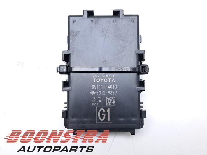Używane Modul gateway Toyota C-HR (X1,X5) 1.8 16V Hybrid Cena € 59,95 Procedura marży oferowane przez Boonstra Autoparts
