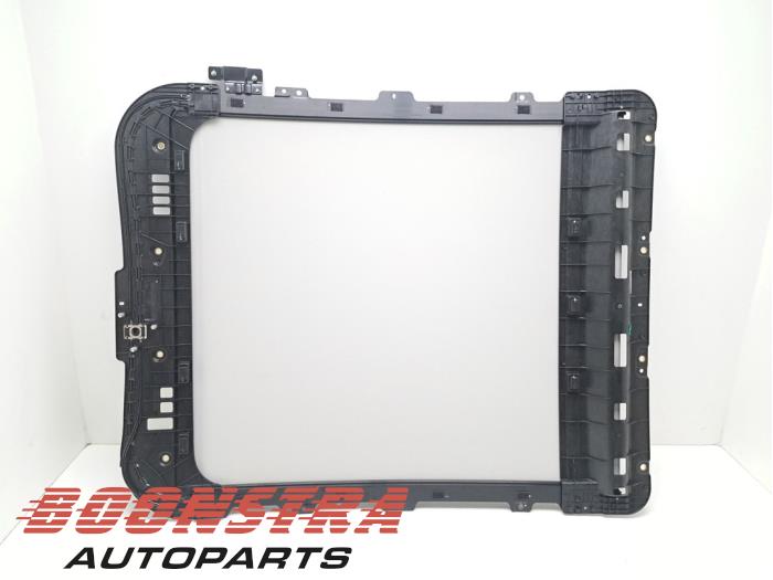 Używane Dach panoramiczny XPENG P5 P5 Cena € 199,95 Procedura marży oferowane przez Boonstra Autoparts