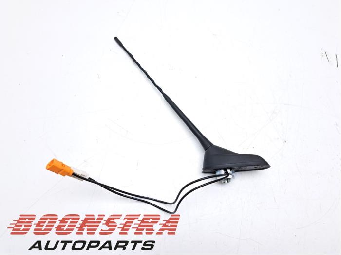 Używane Antena Peugeot 208 II (UB/UH/UP) e-208 50 kWh Cena € 29,95 Procedura marży oferowane przez Boonstra Autoparts