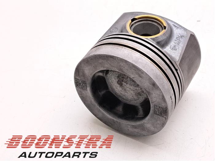 Usagé Piston Volkswagen Crafter (SY) 2.0 TDI FWD Prix € 193,54 Prix TTC proposé par Boonstra Autoparts