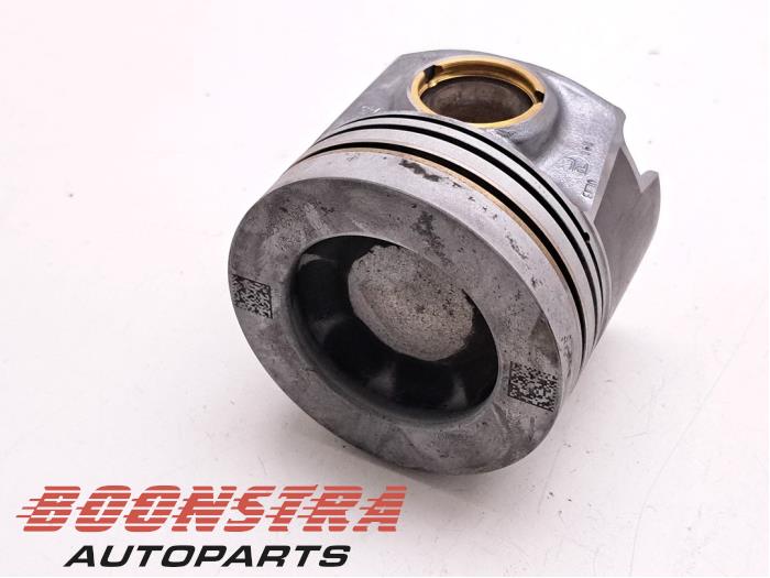 Usagé Piston Volkswagen Crafter (SY) 2.0 TDI FWD Prix € 193,54 Prix TTC proposé par Boonstra Autoparts