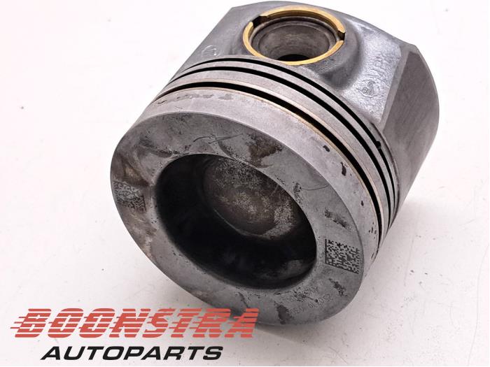 Usagé Piston Volkswagen Crafter (SY) 2.0 TDI FWD Prix € 193,54 Prix TTC proposé par Boonstra Autoparts
