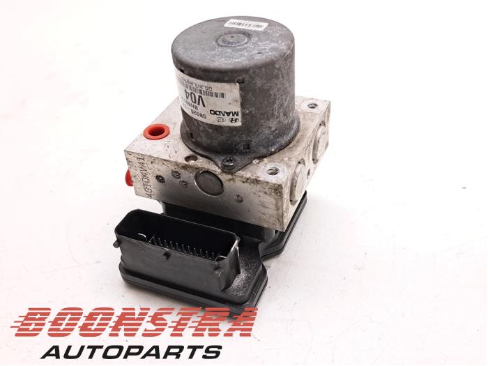 Begagnade ABS-pump Hyundai i40 CW (VFC) 1.7 CRDi 16V Pris € 44,95 Marginaltabell erbjuds av Boonstra Autoparts