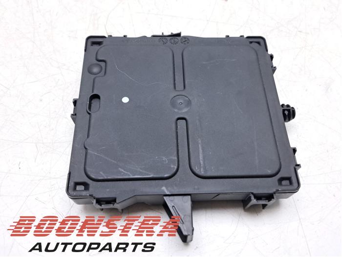 Used Body control computer Renault Zoé (AG) R135 Price € 77,95 Margin scheme offered by Boonstra Autoparts