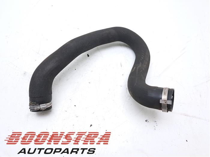 Gebrauchte Intercooler Schlauch Peugeot 308 (L3/L8/LB/LH/LP) 1.6 BlueHDi 120 Preis € 24,95 Margenregelung angeboten von Boonstra Autoparts