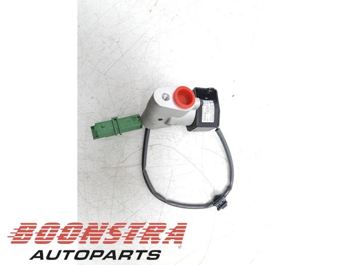 Begagnade Trycksensor, luftkonditionering Renault Zoé (AG) R135 Pris € 29,95 Marginaltabell erbjuds av Boonstra Autoparts