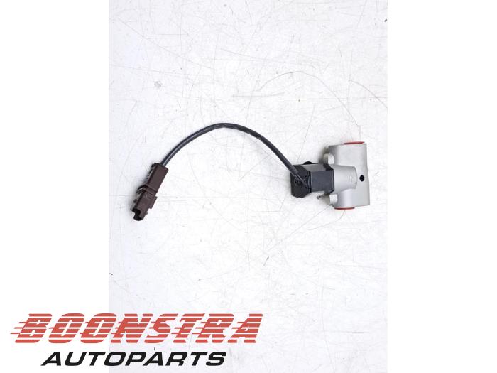 Begagnade Trycksensor, luftkonditionering Renault Zoé (AG) R135 Pris € 29,95 Marginaltabell erbjuds av Boonstra Autoparts
