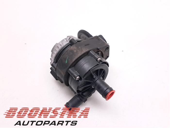 Begagnade Extra vattenpump Renault Kangoo Express (RFK) 1.5 Blue dCi 95 Pris € 72,54 Inklusive moms erbjuds av Boonstra Autoparts
